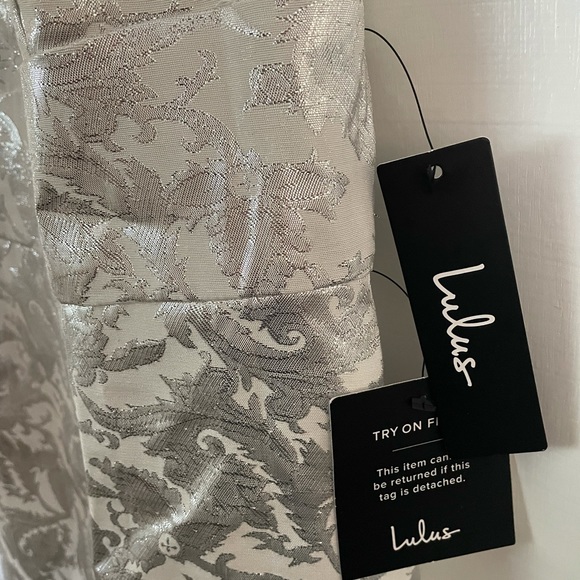 NWT Lulu’s silver flounce hem party dress, Medium - Picture 3 of 5